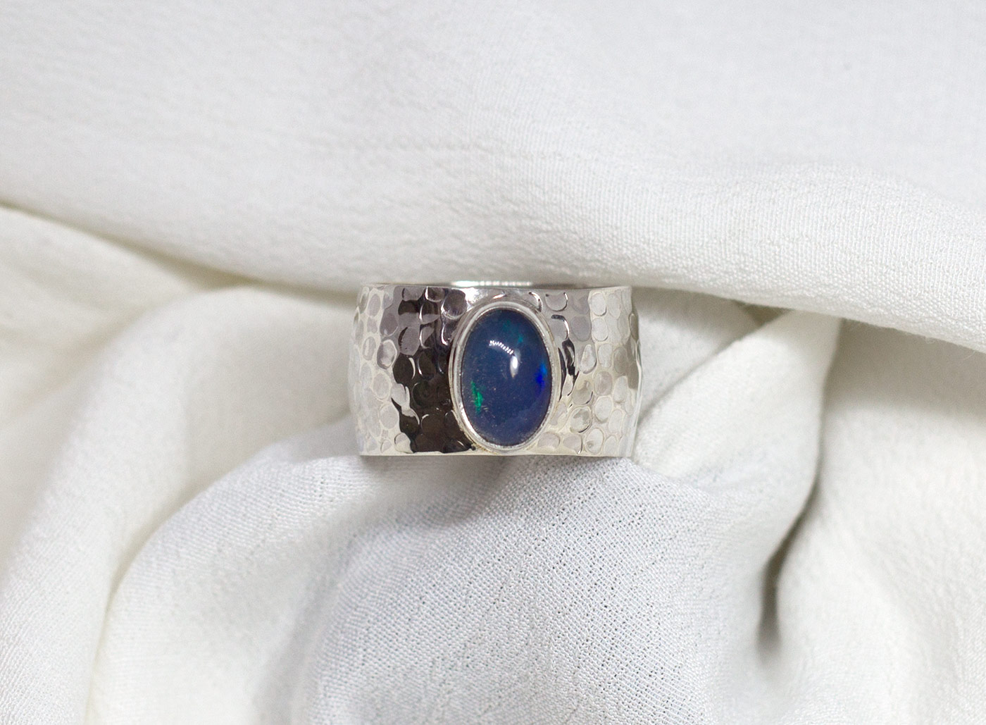 anillo-plata-rilsak-martelado-opalo2-silverboat