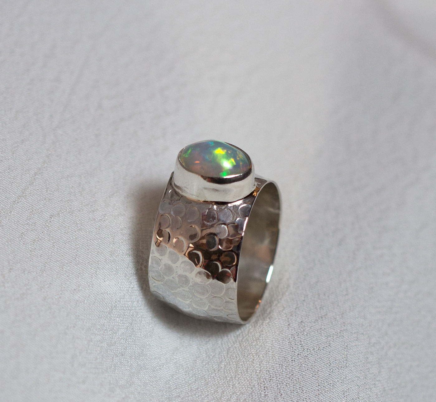 anillo-plata-rilsak-martelado-opalo4-silverboat