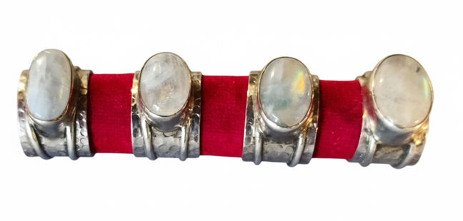 anillo-plata-larr-martelado-piedra-luna-2-silverboat.es