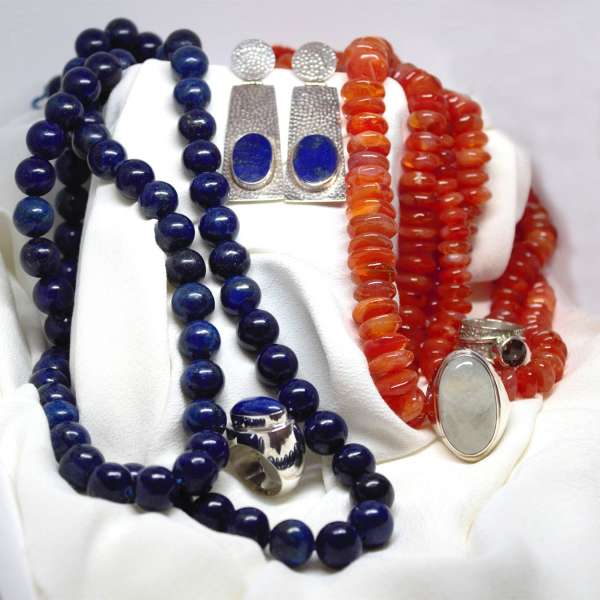 Collares