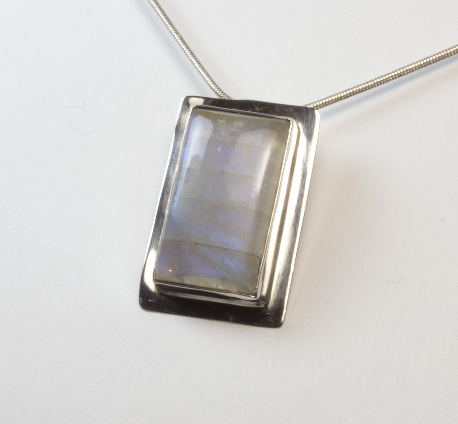 colgante-piedra-de-luna-cuadrado1-silverboat