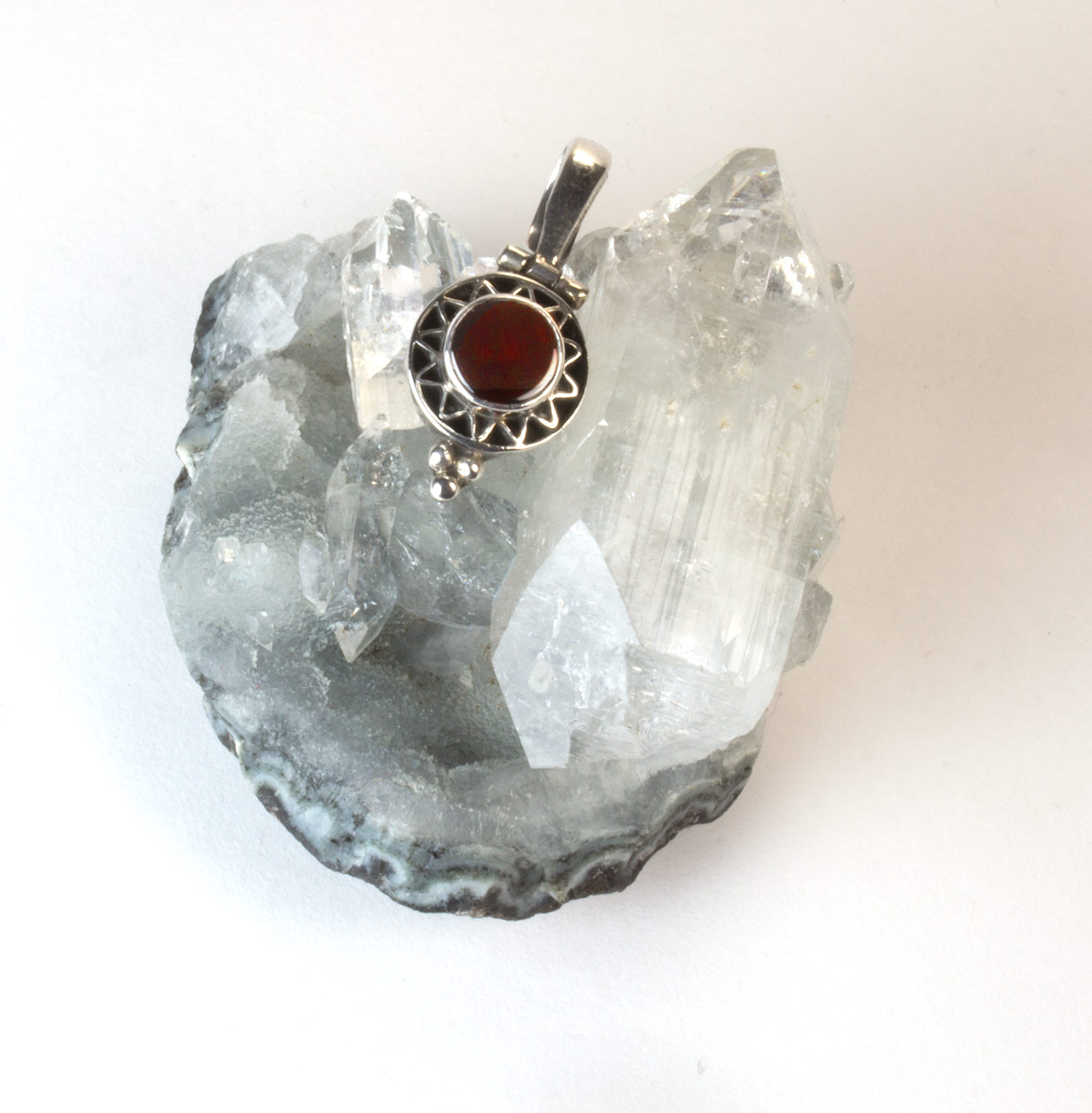 colgante-granate-plata-pequeño1-silverboat