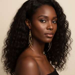 Pendientes_largos_en_oro_y_plata_de_ley_925_con_modelo_lado